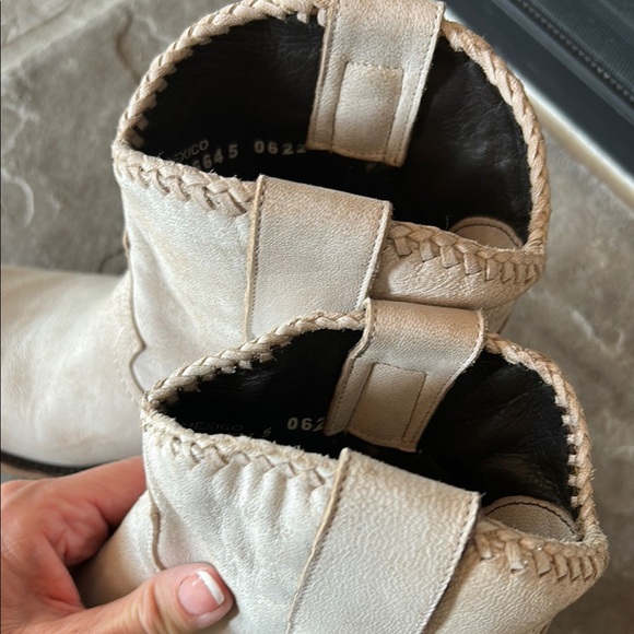 Women's White Leather Western Boots - Picture 5 of 5